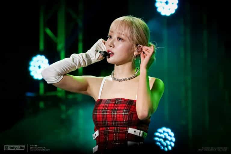 LOONA Yves @ POPSTIVAL 2022 (HQ PHOTOS) [20221021]