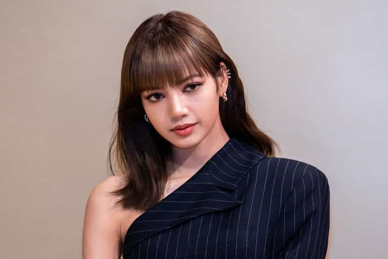 BLACKPINK’s Lisa was reportedly swindled 1 billion KRW by former BLACKPINK’s manager